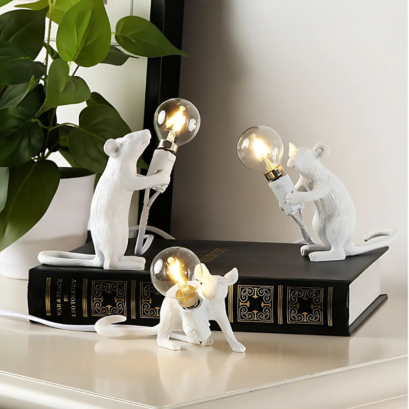 Decoratieve Muisvormige Tafellamp – Modern Design in Kunsthars – LED Verlichting voor Woonkamer, Slaapkamer & Kantoor | Sansoti