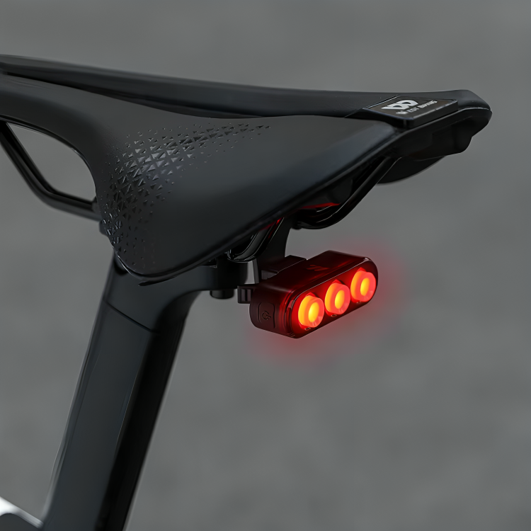 Intelligent Fietslicht Achterzijde met Bewegingssensor en 6 Modi LED Verlichting voor Veilige Fietsritten | Sansoti
