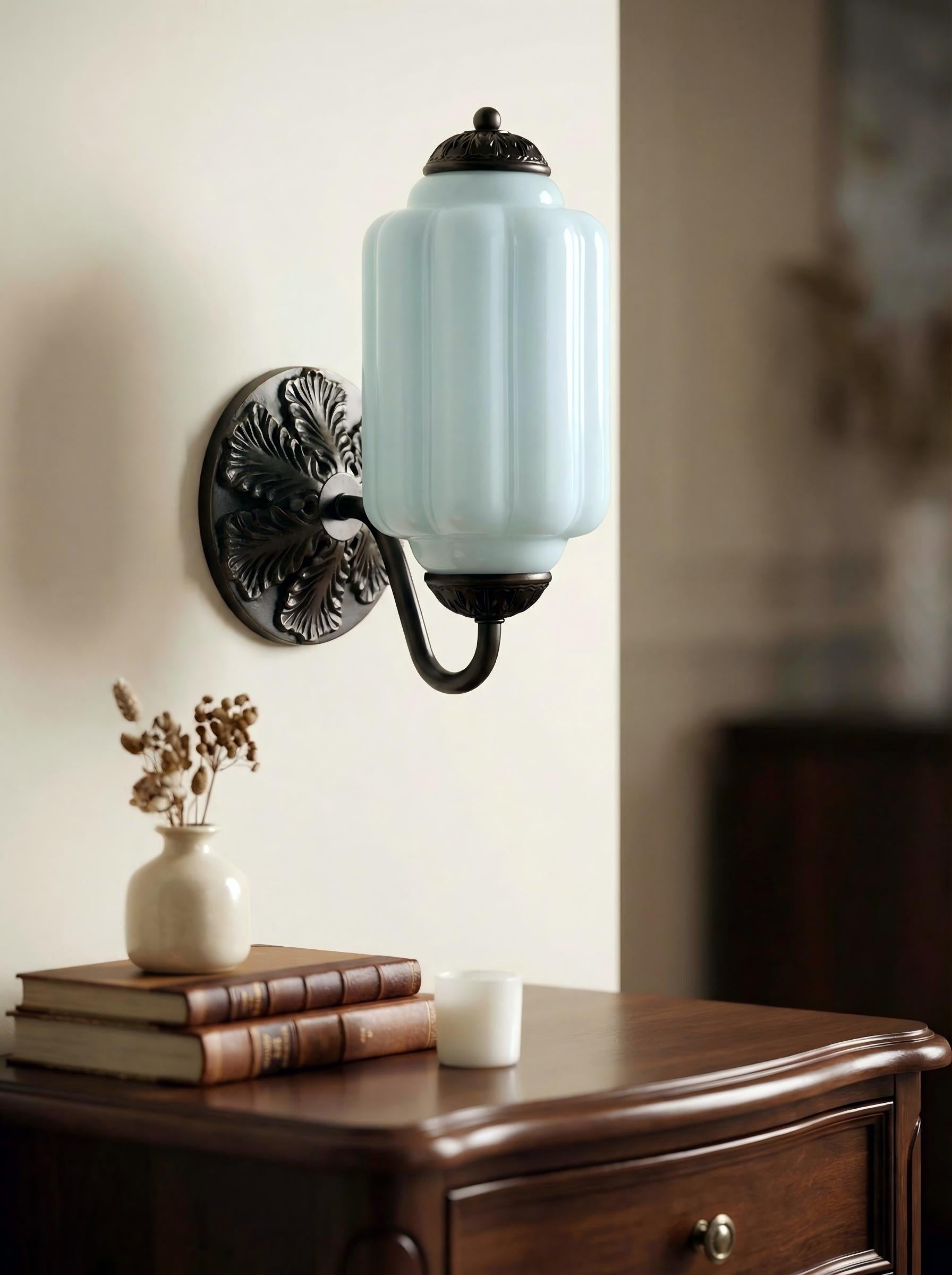 Melkglazen Wandlamp Eloise voor Hal en Slaapkamer | Vintage Wandverlichting met Melkwit Glas | Sansoti
