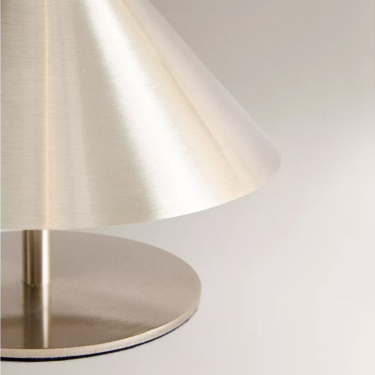 Portable LED Table Lamp with Touch Control Dimmable Rechargeable Gold Silver Iron ABS 3 Settings Mood Lamp | Sansoti