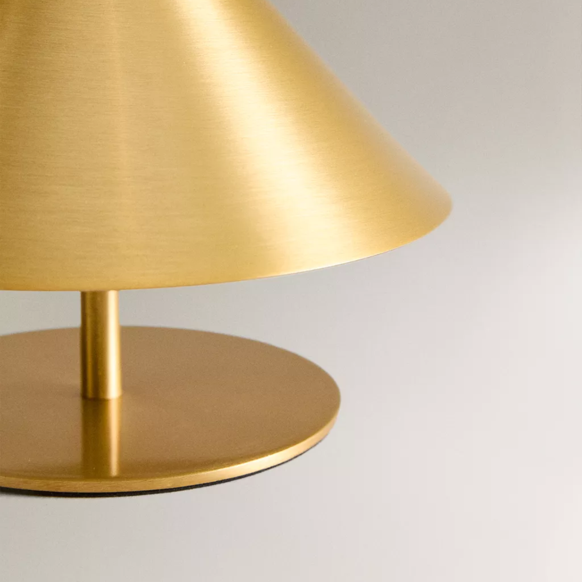 Portable LED Table Lamp with Touch Control Dimmable Rechargeable Gold Silver Iron ABS 3 Settings Mood Lamp | Sansoti