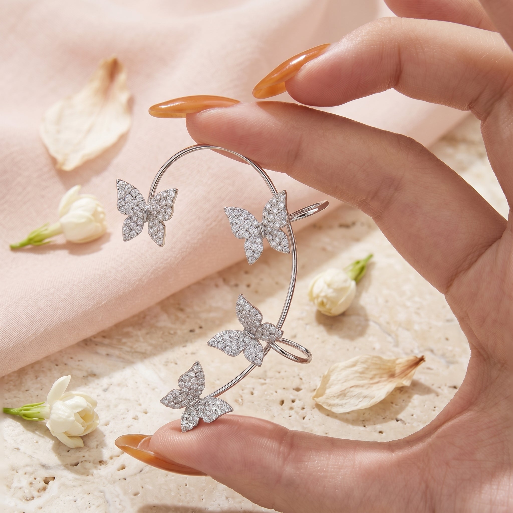 Verstelbare Oorklemmen Oorbellen – Elegante Tak-geïnspireerde Sieraden met Glinsterende Details voor Dames | Sansoti