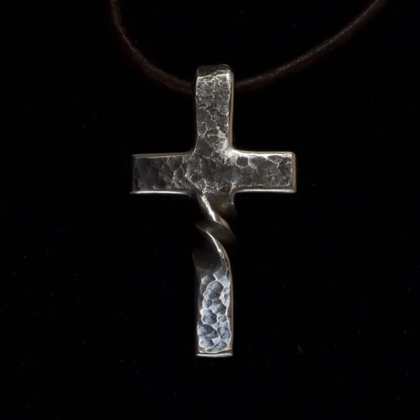 Handgemaakte Kruishanger met Verstelbare Lederen Ketting | Artisanaal Sieraad | Sansoti