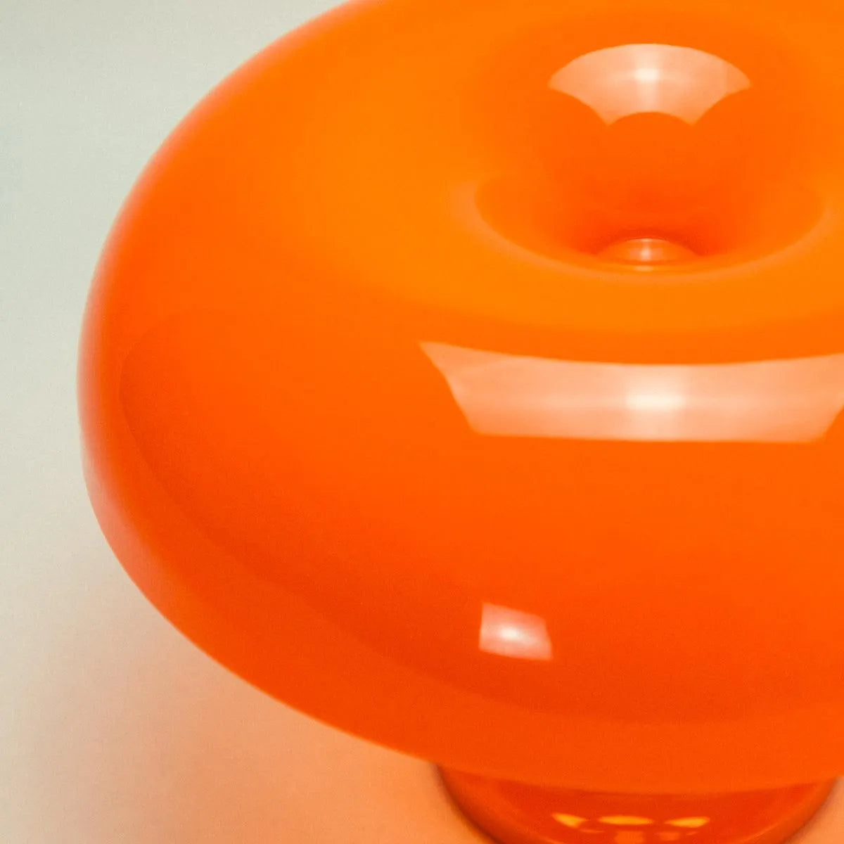 Tischleuchte Acryl Design Ikonisch 32cm Blutorange Schneeweiß Stimmungslicht Modern | Restfield