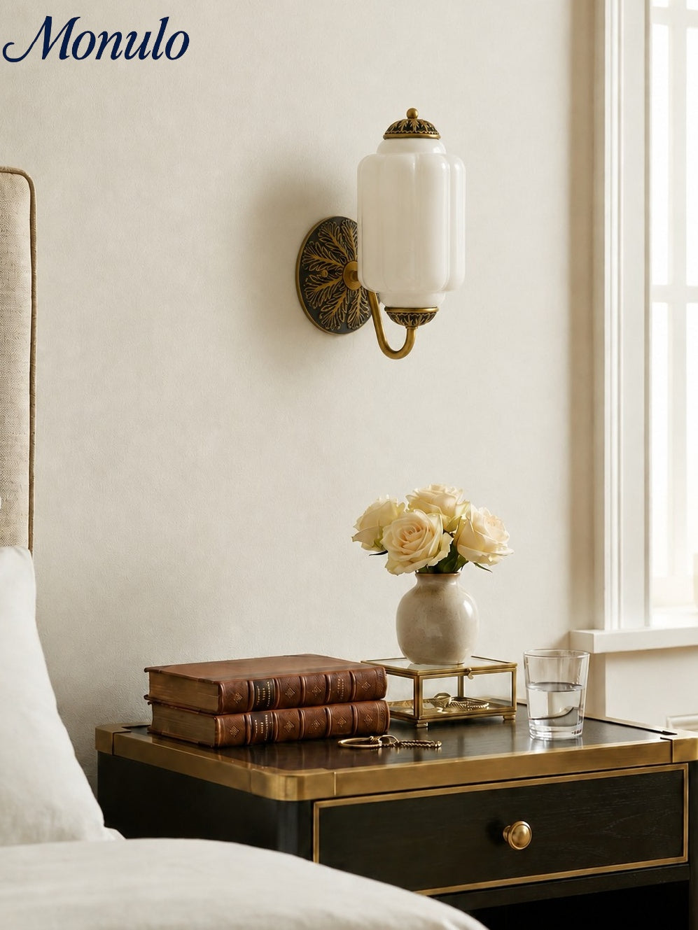 Melkglazen Wandlamp Eloise voor Hal en Slaapkamer | Vintage Wandverlichting met Melkwit Glas | Sansoti