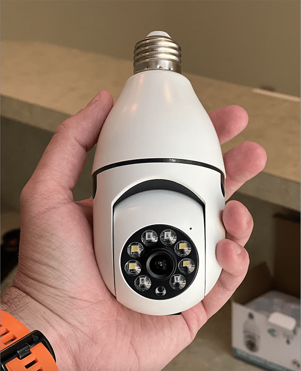 Slimme Beveiligingscamera Lamp met Zoom en Bewegingsdetectie | 4x Digitale Zoom | Nachtvisie | E27 Fitting | WiFi en App | Home Security | Sansoti