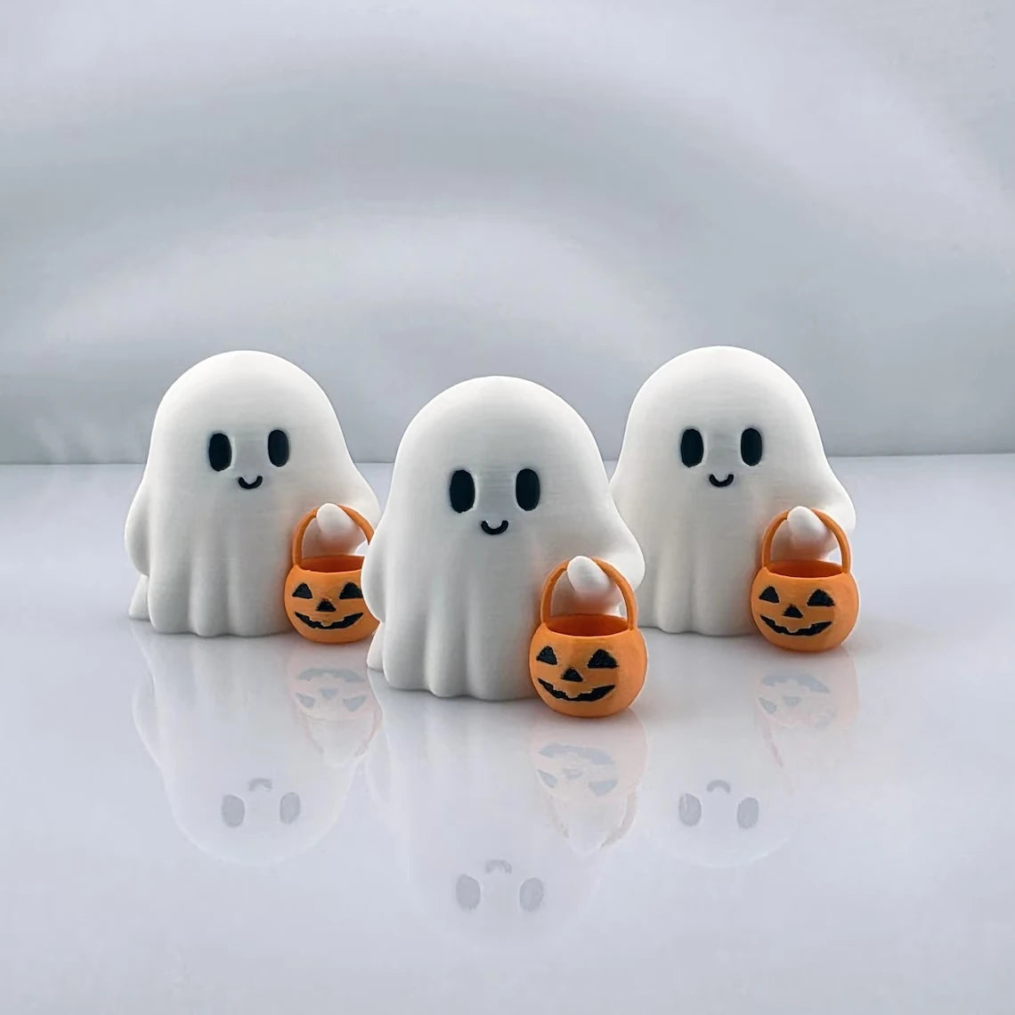 White Resin Ghost Figurines Halloween Decoration Table Desk Festive Home Accent Spooky Interior | Sansoti