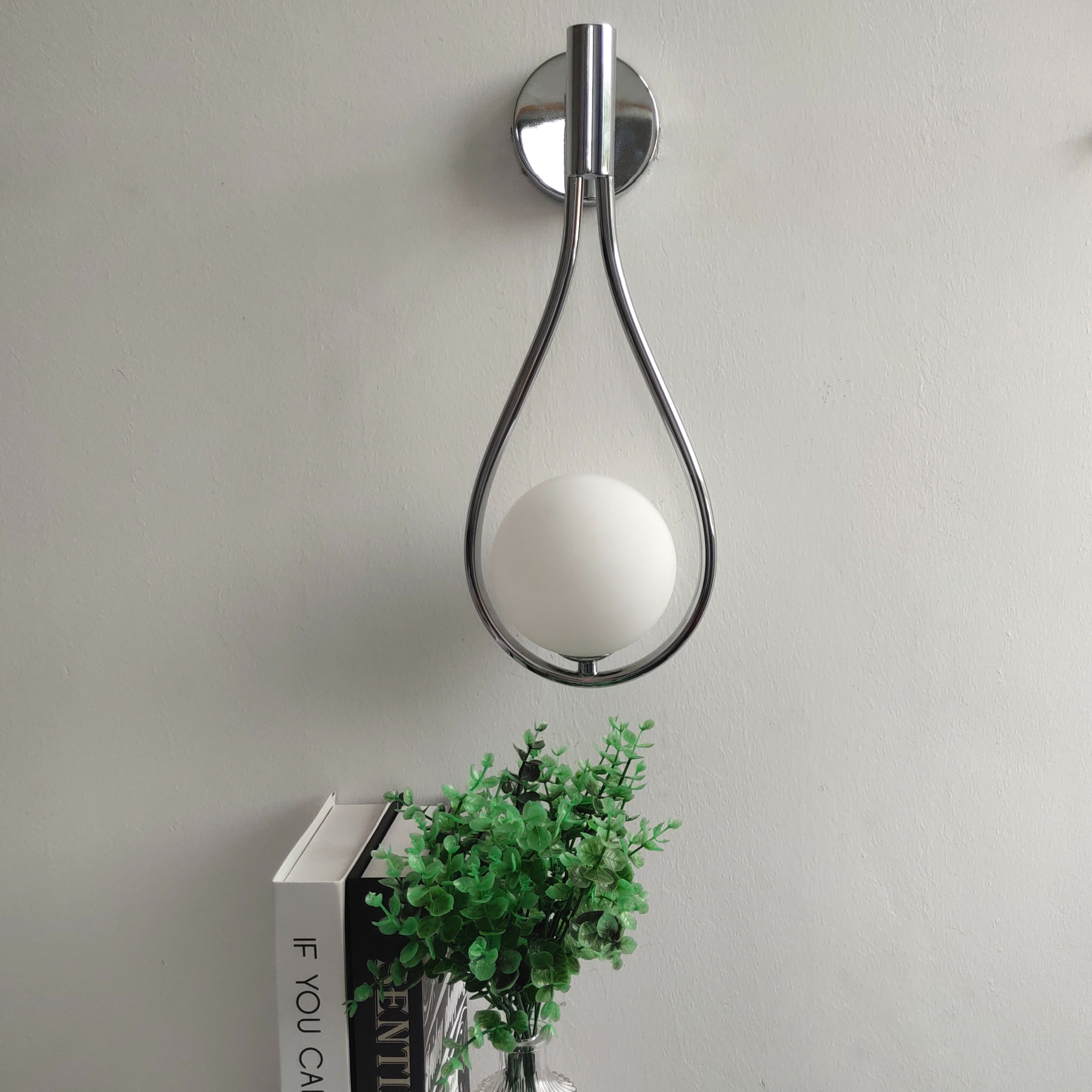 Moderne Wandlamp met Scandinavische Uitstraling - Zwart & Goud - Sfeervol Licht voor Elke Ruimte | Sansoti