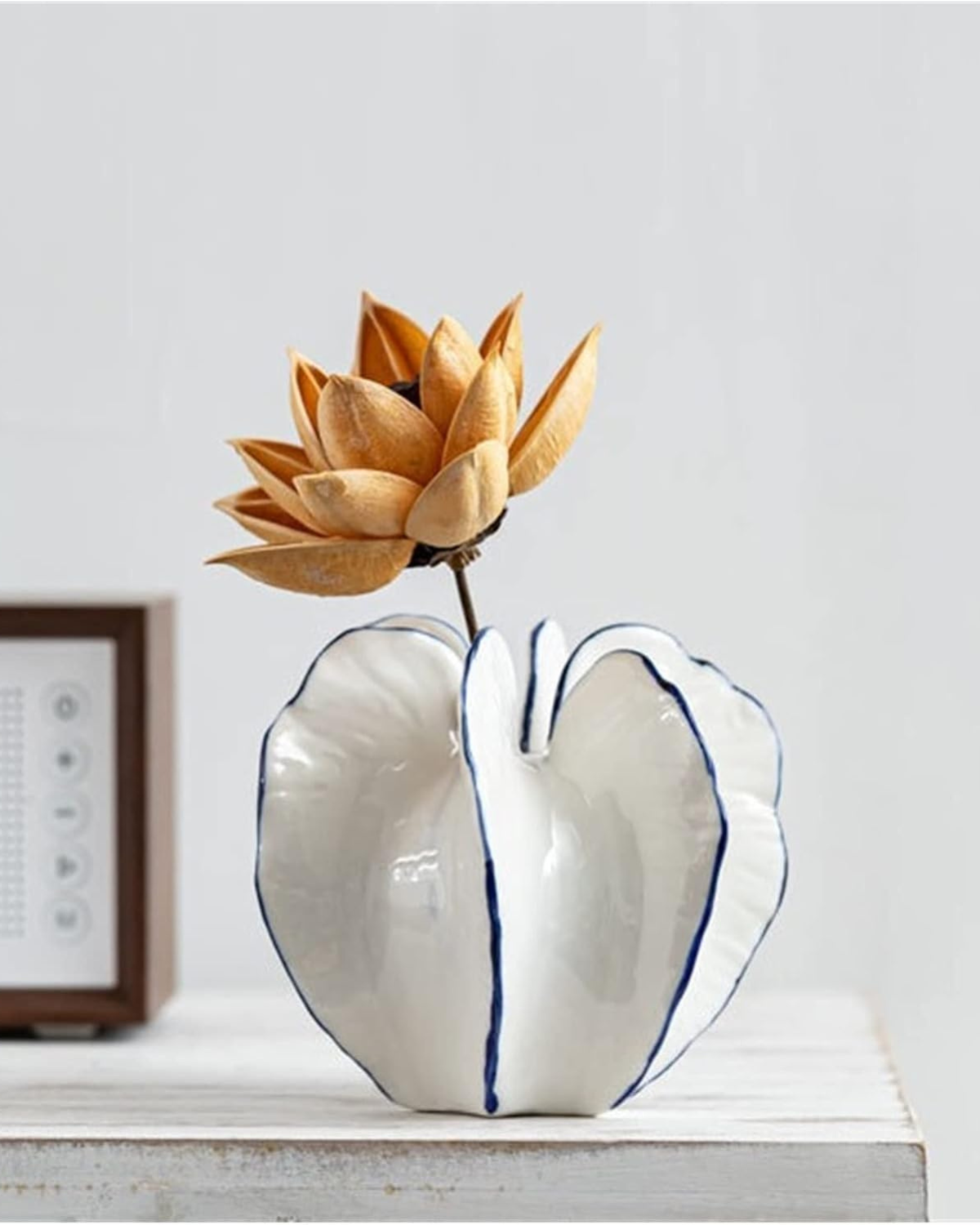 Keramische Sierpot met Moderne Silhouet voor Droogbloemen en Kunstplanten | Sansoti