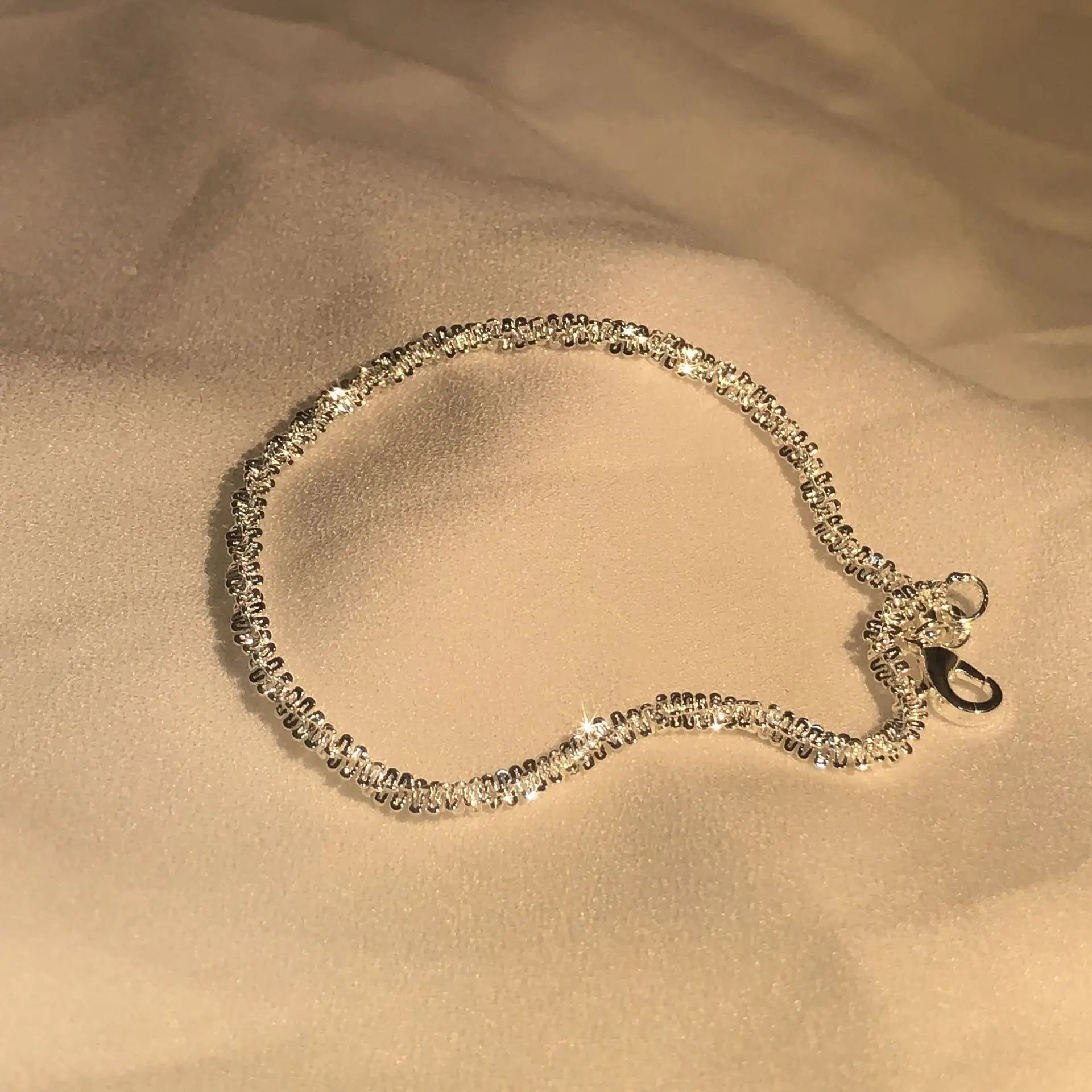 Sterlingsilveren Armband Waterinspiratie Elegant Glanzend Handgelenkaccessoire Dames Tijdloos Moderne Sieraden | Sansoti