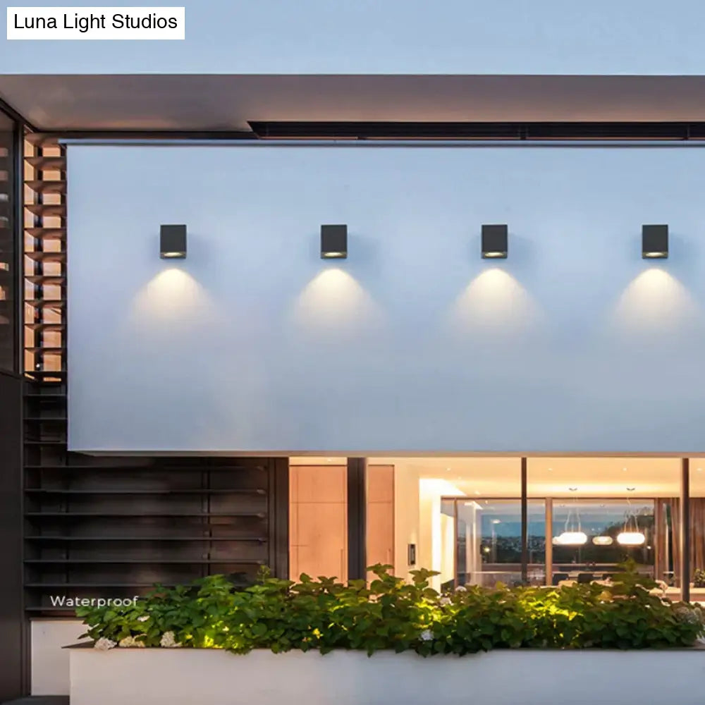 Kwadratowa zewnętrzna lampa ścienna LED z aluminium, wodoodporna IP65, nowoczesny design, oświetlenie ogrodowe i wejściowe | Sansoti