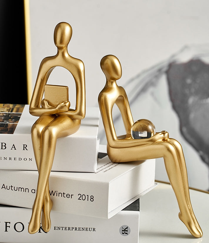 Zittende Abstracte Hars Sculptuur Figuur Modern Kunstobject Decoratief | Sansoti