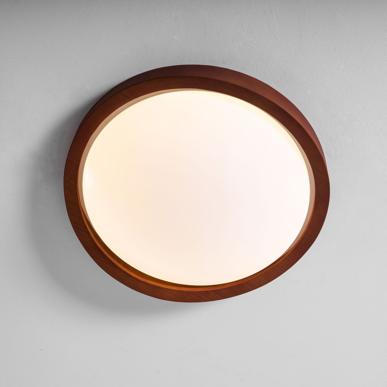 Houten Plafondlamp met Gebogen Rand – Scandinavisch Design met Walnoot Afwerking & Warme Verlichting voor Woonkamer Slaapkamer | Sansoti