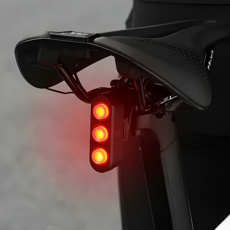 Intelligent Fietslicht Achterzijde met Bewegingssensor en 6 Modi LED Verlichting voor Veilige Fietsritten | Sansoti