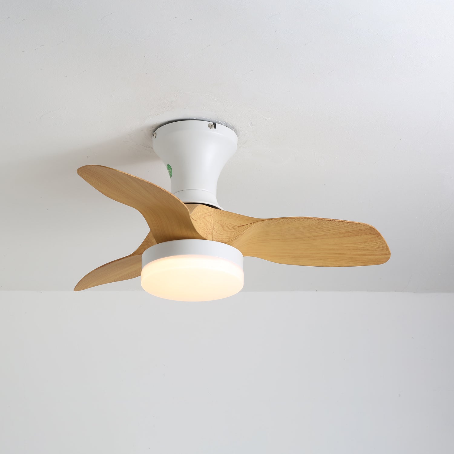 Scandinavian Ceiling Fan with Lighting – Minimalist Fan Lamp in Wood and White | Sansoti