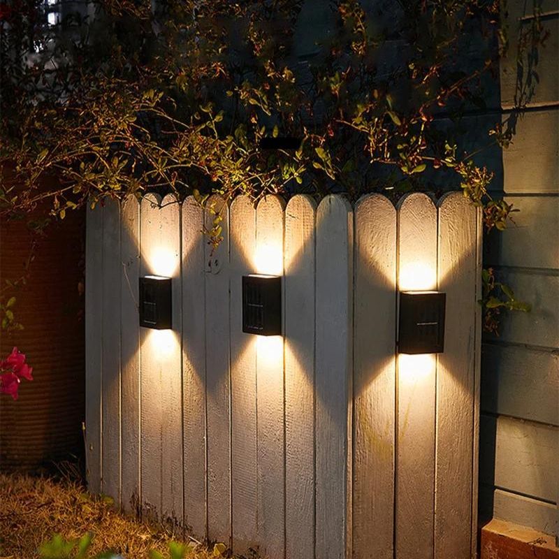 Zonne-energie Buitenwandlamp met Warmwit LED-Licht en IP44 Waterbestendigheid | Sansoti
