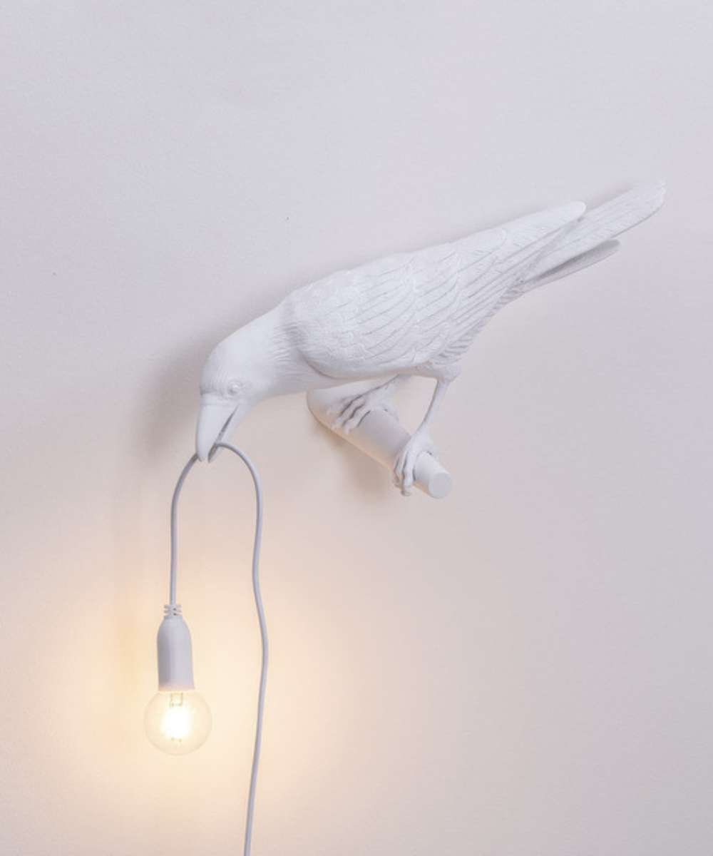 Decoratieve Vogellamp Raaf met Gloeilamp in Snavel Zwart Wit Staand Kunsthars Tafellamp Sfeervol Woonkamer Slaapkamer Kantoor Origineel Sculptuurontwerp | Sansoti