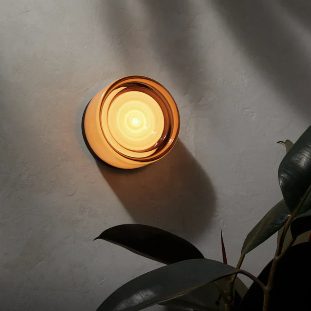 Glas-Wandleuchte mit Eisenfassung – skandinavischer Stil für stimmungsvolle Beleuchtung im Wohn- und Schlafzimmer | Sansoti
