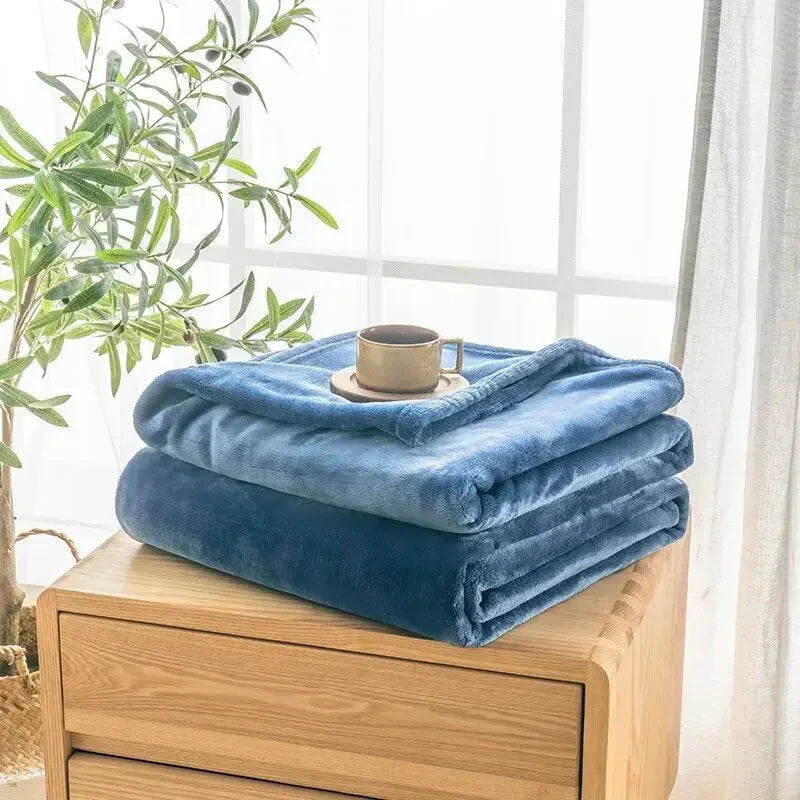 Solid-Color Fleece Throw, Woolly Soft and Warm Winter Blanket, Sofa Bed Blanket, Comfort Cozy Snuggle Throw for the Sofa | Sansoti