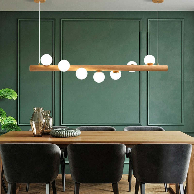 Hängeleuchte Glaskugel mit Deckenbefestigung aus Holz in warmem Walnusston - elegante Ambientebeleuchtung für das Wohnzimmer | Sansoti