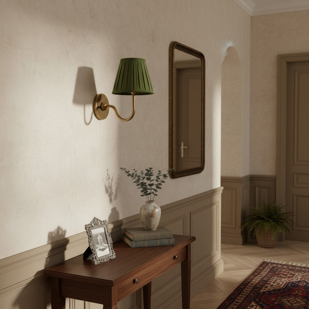 Wandlamp met Geplisseerde Stoffen Kap – Klassieke Verlichting voor Slaapkamer en Woonkamer | Sansoti