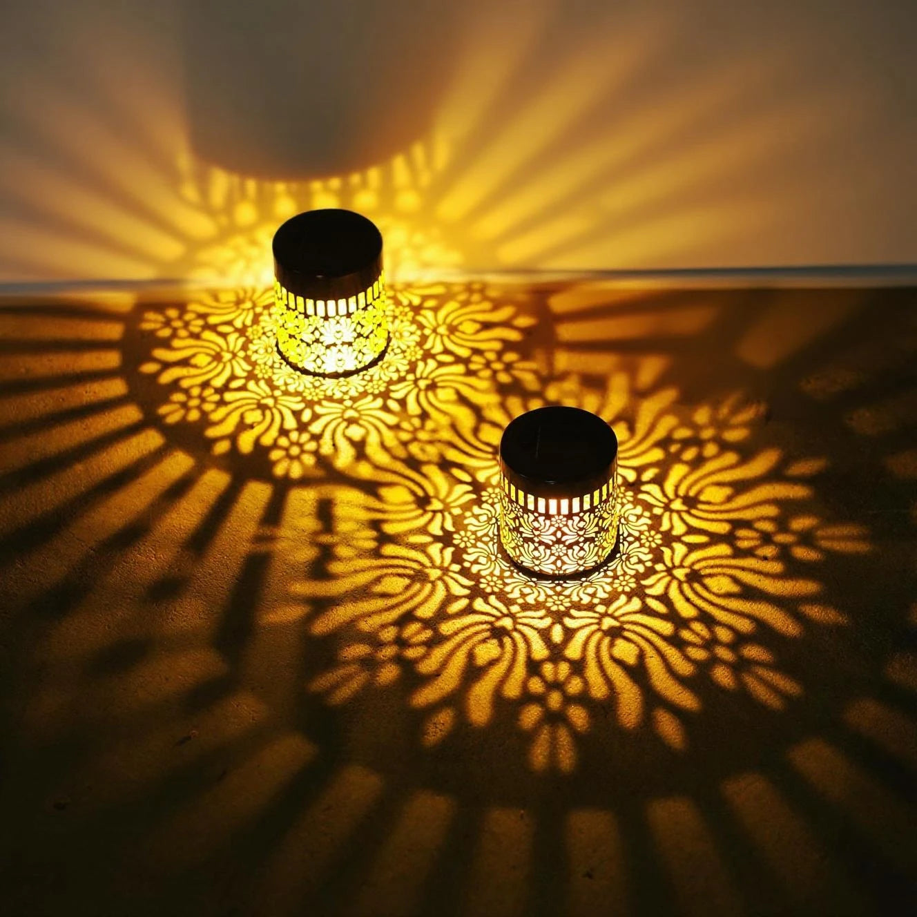 Solarwandlamp Set Pioenroos Schaduwspel Tuinverlichting Ijzeren Wanddecoratie Buitenlamp Draadloos Zelfklevend – 2 Stuks | Sansoti
