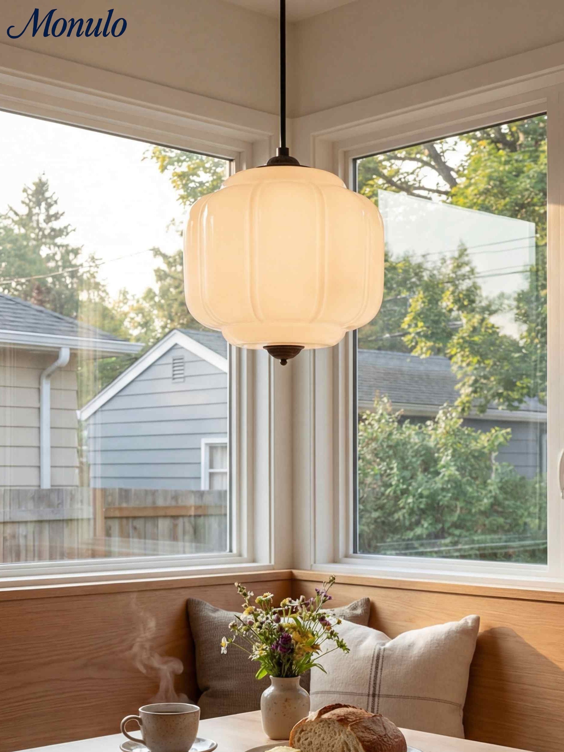 Vintage Kroonluchter met Crèmekleurige Glazen Kappen – Hanglamp in Retro-Stijl voor Eetkamer & Woonkamer | Sansoti