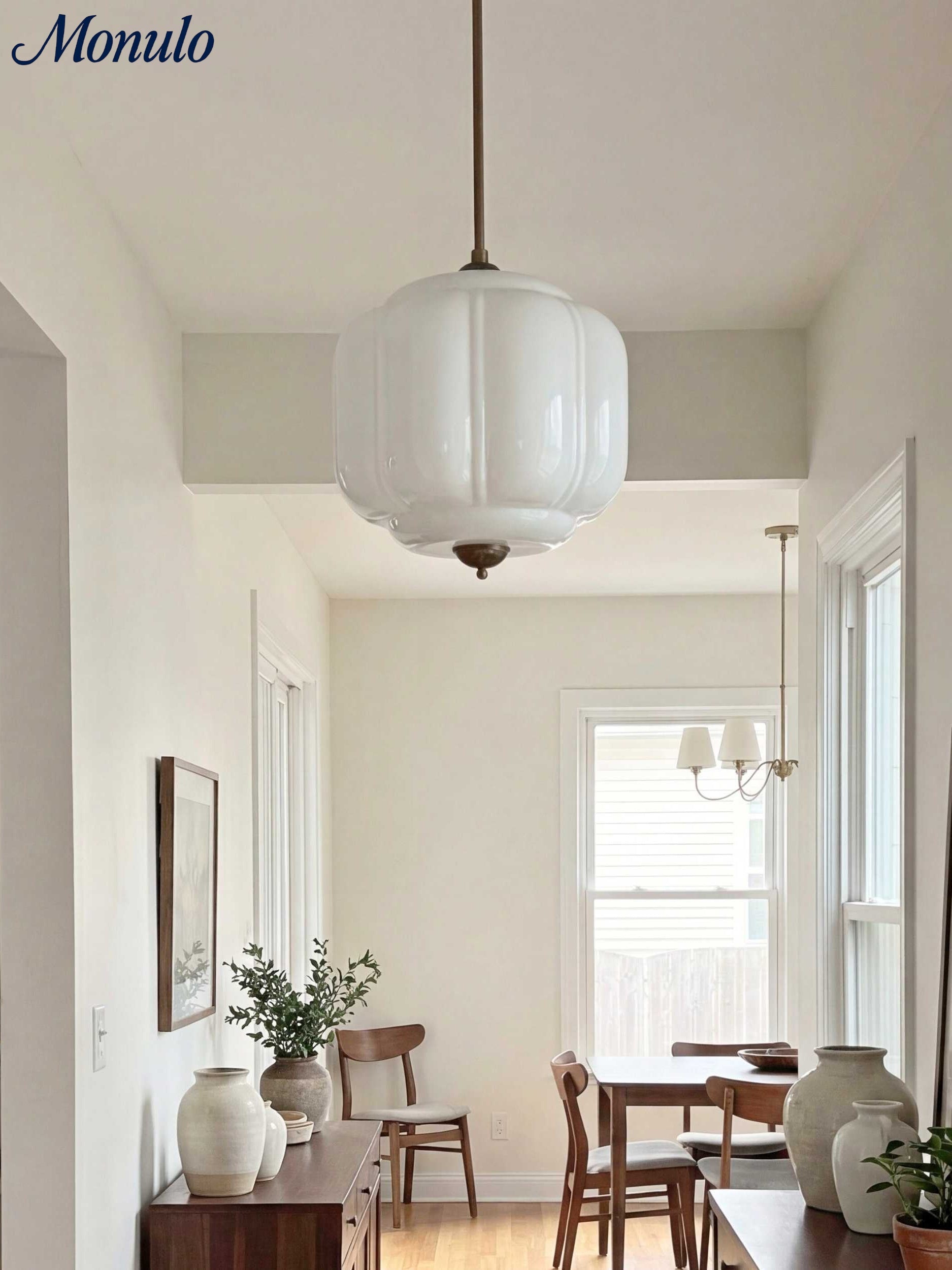 Vintage Kroonluchter met Crèmekleurige Glazen Kappen – Hanglamp in Retro-Stijl voor Eetkamer & Woonkamer | Sansoti
