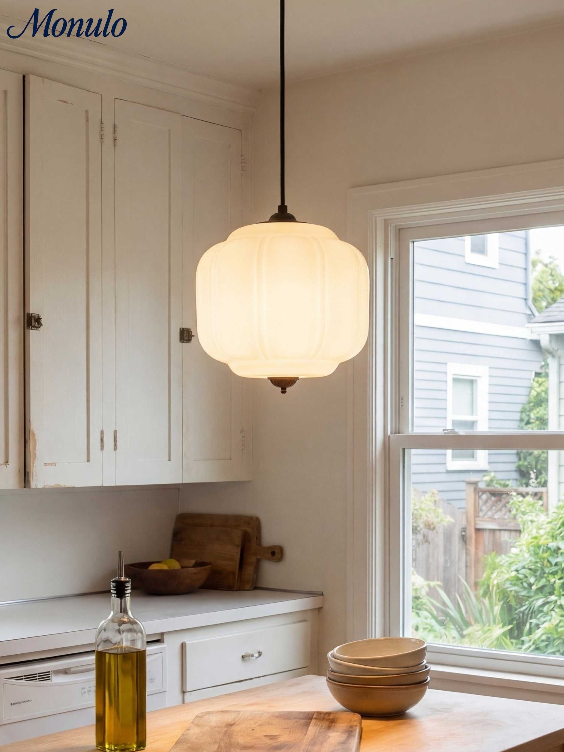Vintage Kroonluchter met Crèmekleurige Glazen Kappen – Hanglamp in Retro-Stijl voor Eetkamer & Woonkamer | Sansoti