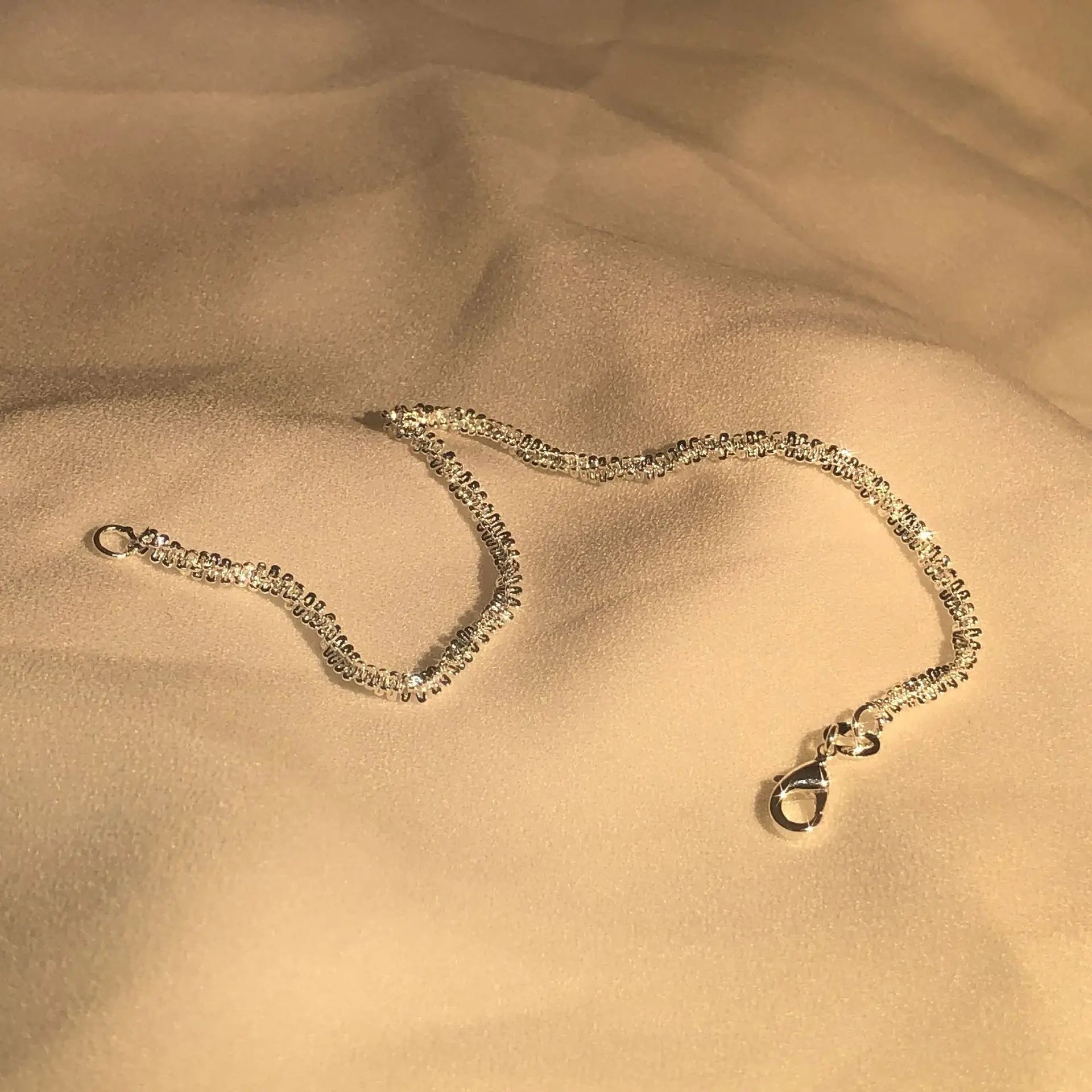 Sterlingsilveren Armband Waterinspiratie Elegant Glanzend Handgelenkaccessoire Dames Tijdloos Moderne Sieraden | Sansoti