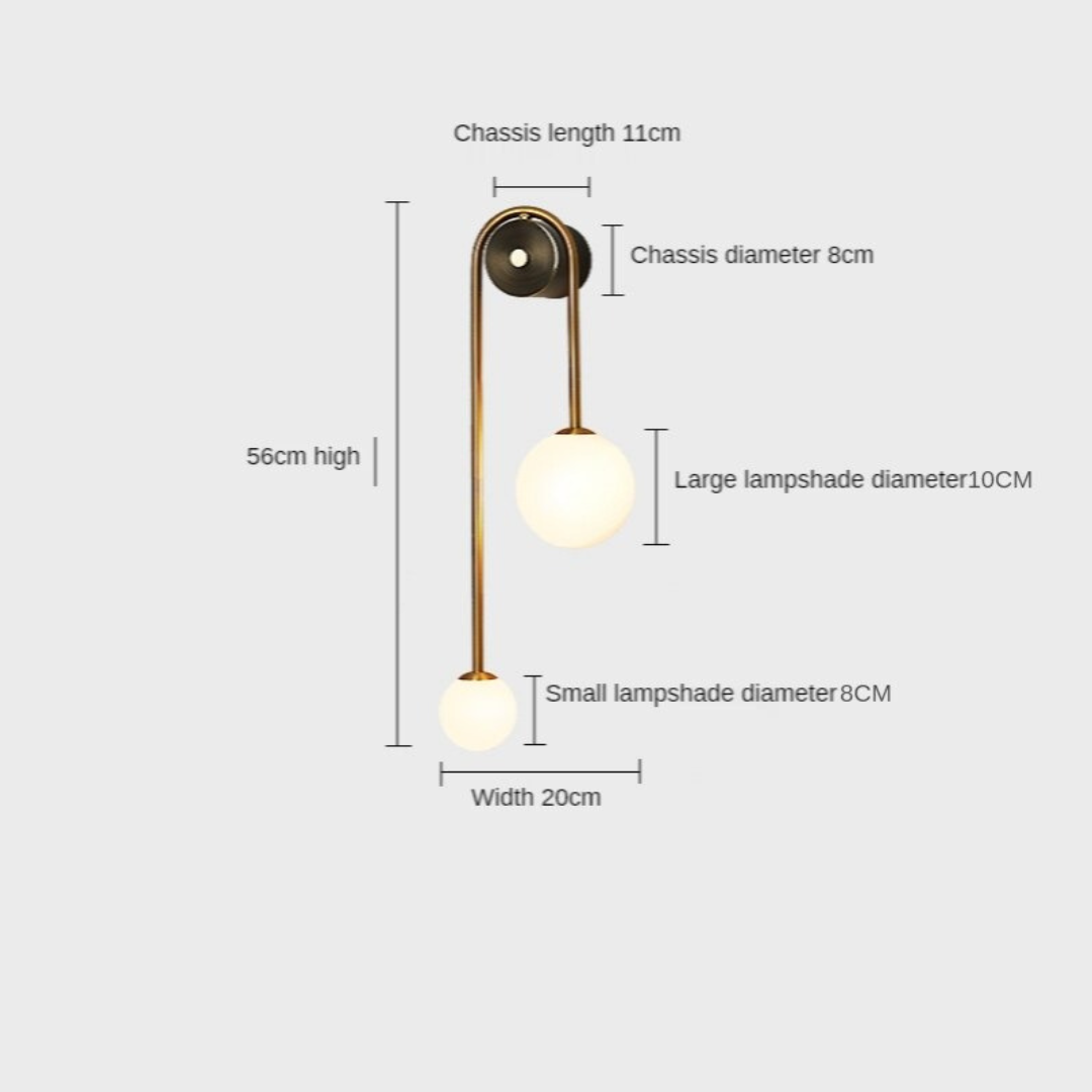 Goudkleurige Wandlamp met Wit Glazen Bol – Modern Scandinavisch Design voor Hal & Gang | Sansoti
