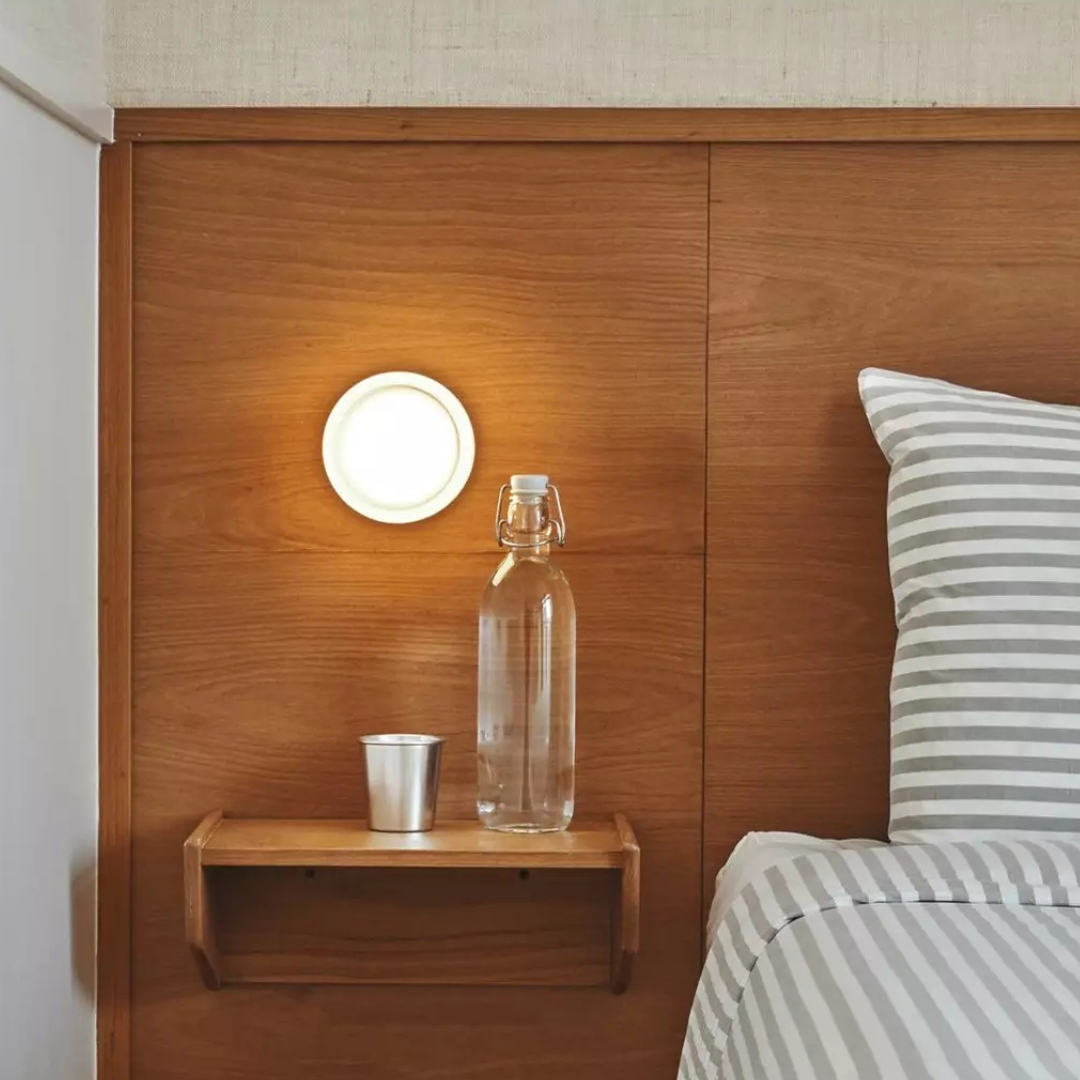 Glas-Wandleuchte mit Eisenfassung – skandinavischer Stil für stimmungsvolle Beleuchtung im Wohn- und Schlafzimmer | Sansoti