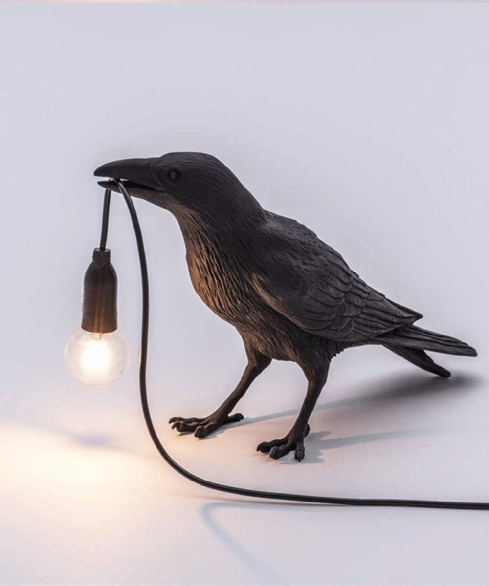 Decoratieve Vogellamp Raaf met Gloeilamp in Snavel Zwart Wit Staand Kunsthars Tafellamp Sfeervol Woonkamer Slaapkamer Kantoor Origineel Sculptuurontwerp | Sansoti
