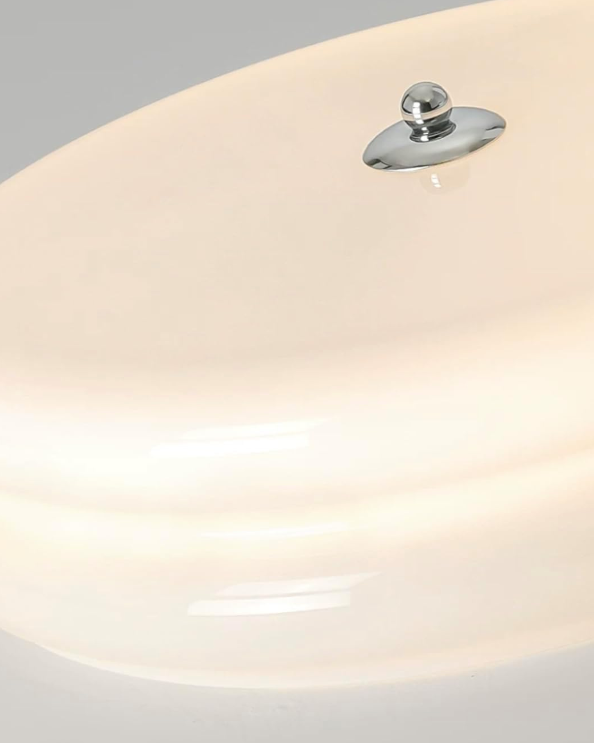 Art Deco Plafondlamp In Beige Met Chroom Accent En Warme Sfeerverlichting | Sansoti