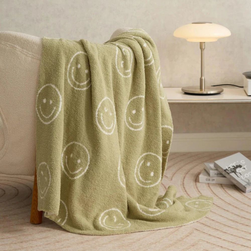 Plaid mit Smiley-Muster, weiche gestrickte Mikrofaserdecke als Überwurf für Bett, Sofa oder Sessel, Wohnzimmereinrichtung und Wärme | Sansoti