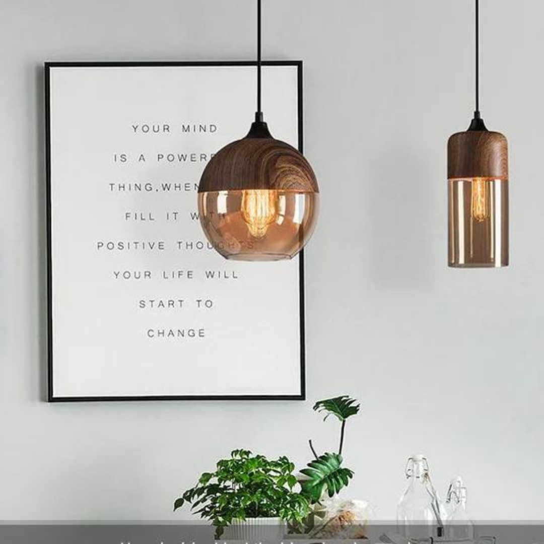 Scandinavische Hanglamp met Glazen Kap – Dimbaar Plafondlicht met Houtafwerking | Sansoti
