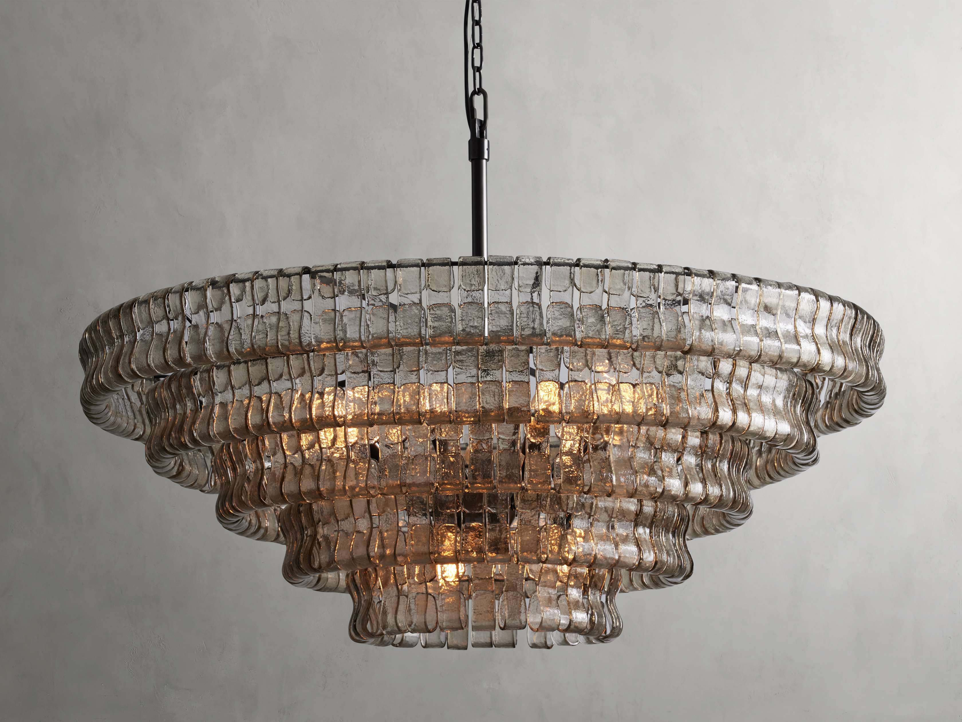 Lustre rond en verre texturé avec structure métallique multicouche À intensité variable et réglable 60-152cm pour salon | Sansoti