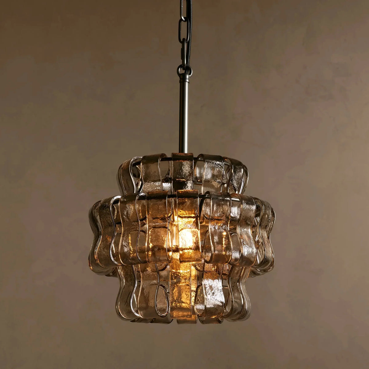 Glas-Pendelleuchte mit strukturiertem Muster, Messing oder Schwarz, E26, dimmbar, für Wohnzimmer, Esszimmer und Schlafzimmer | Sansoti