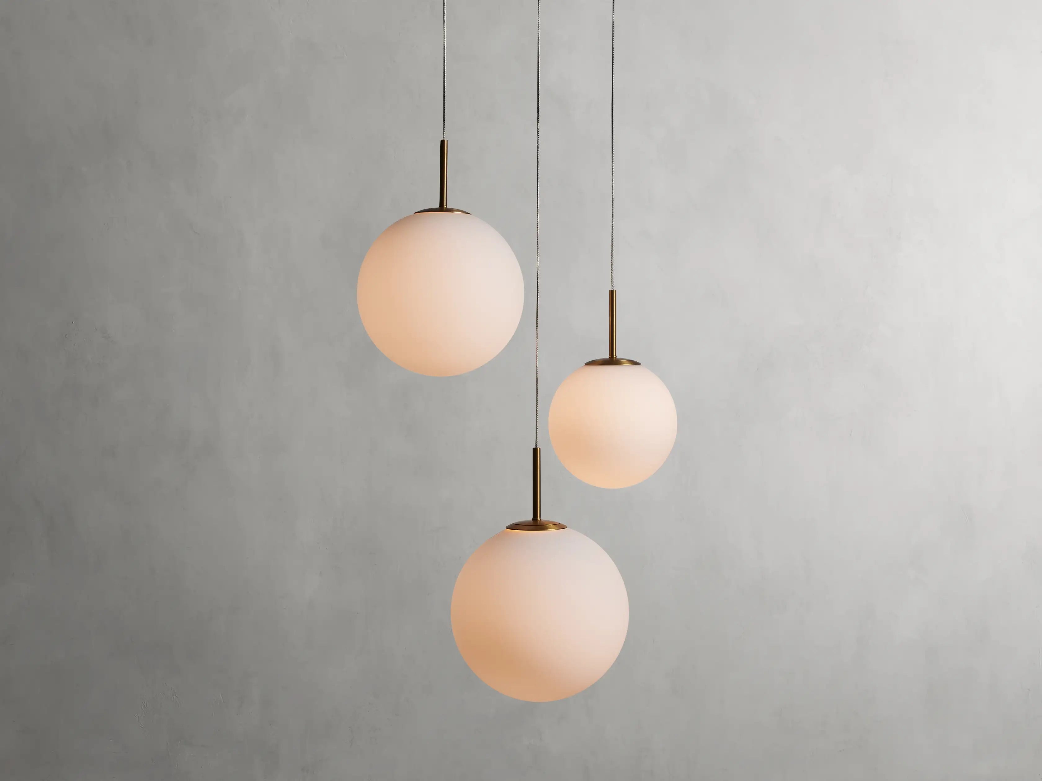 Suspension ronde à boules en verre, laiton et verre craquelé, réglable pour pièces à hauts plafonds, lustre LED | Sansoti