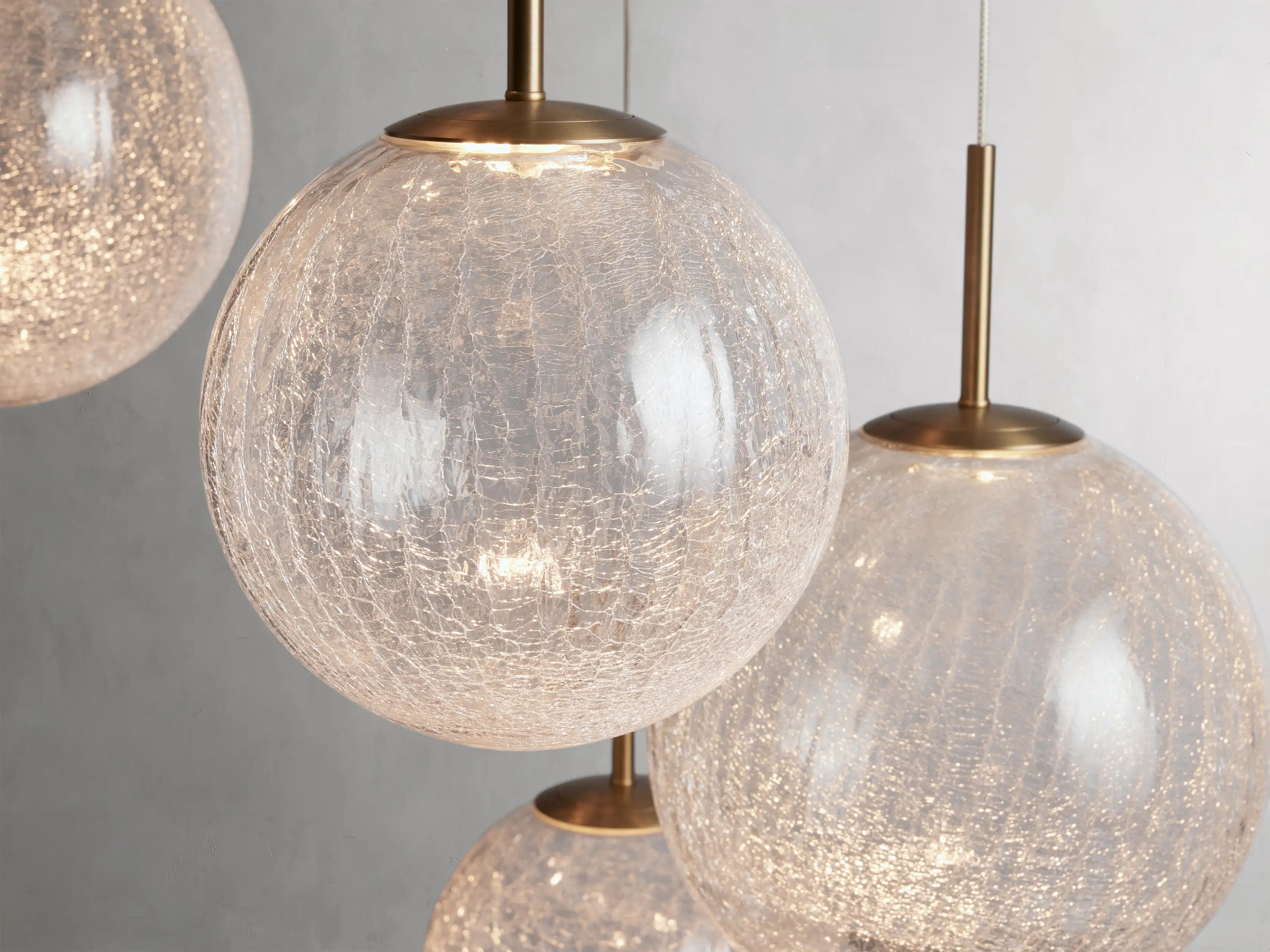 Suspension ronde à boules en verre, laiton et verre craquelé, réglable pour pièces à hauts plafonds, lustre LED | Sansoti