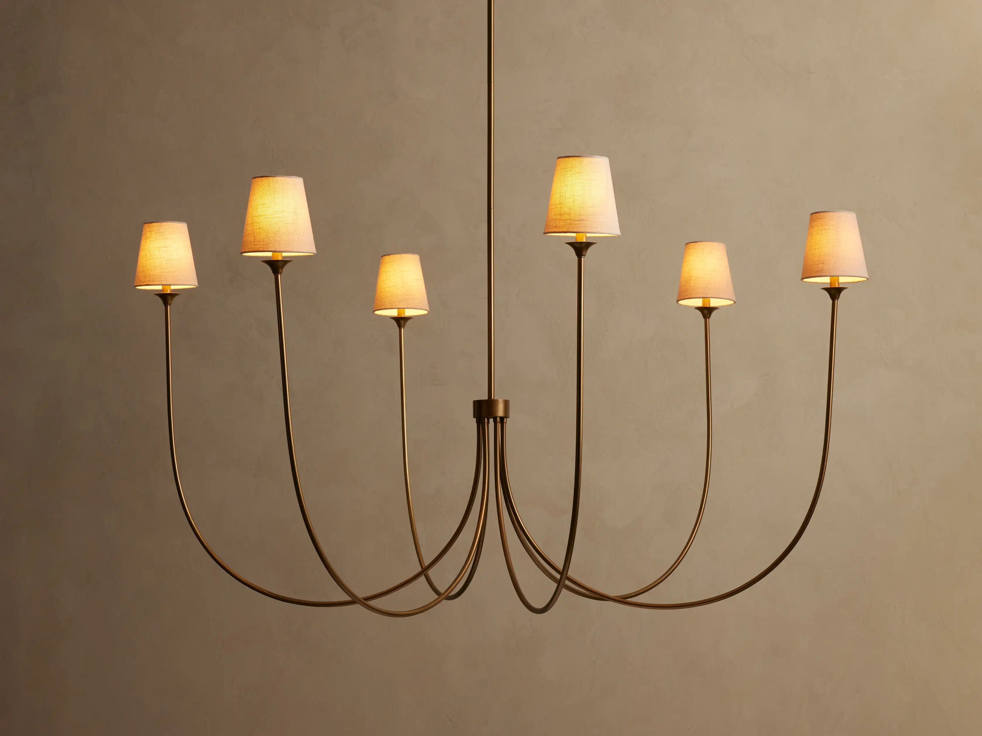 Runder Kronleuchter aus Metall mit Schirmen 42–68 cm Messing Bronze Klassisch Modern Hängeleuchte für Esszimmer Wohnzimmer | Sansoti