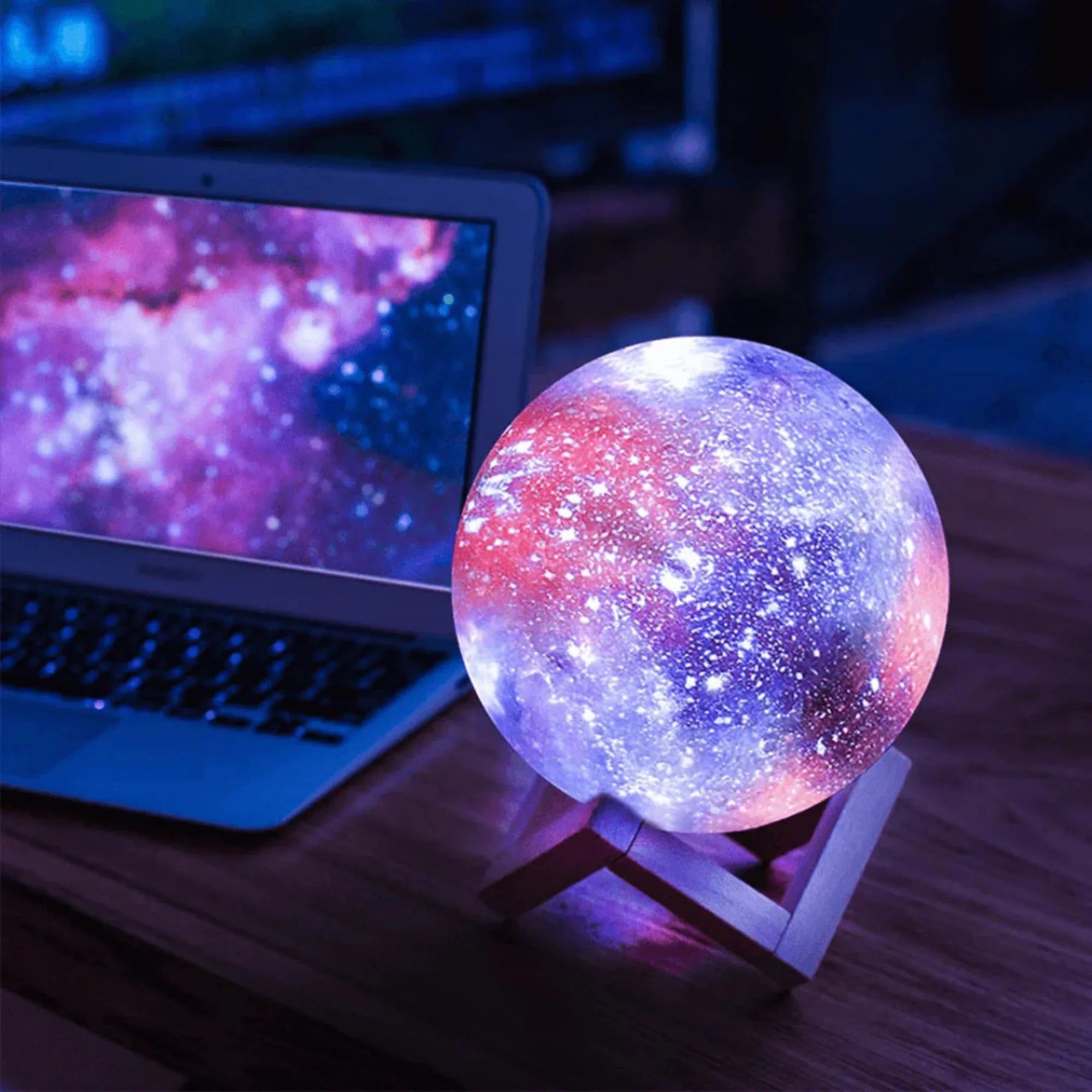 3D Galaxie Maanlamp met Houten Standaard Draadloos Dimbaar Sfeerverlichting Nachtlampje Tafelverlichting 16 Kleuren LED | Sansoti