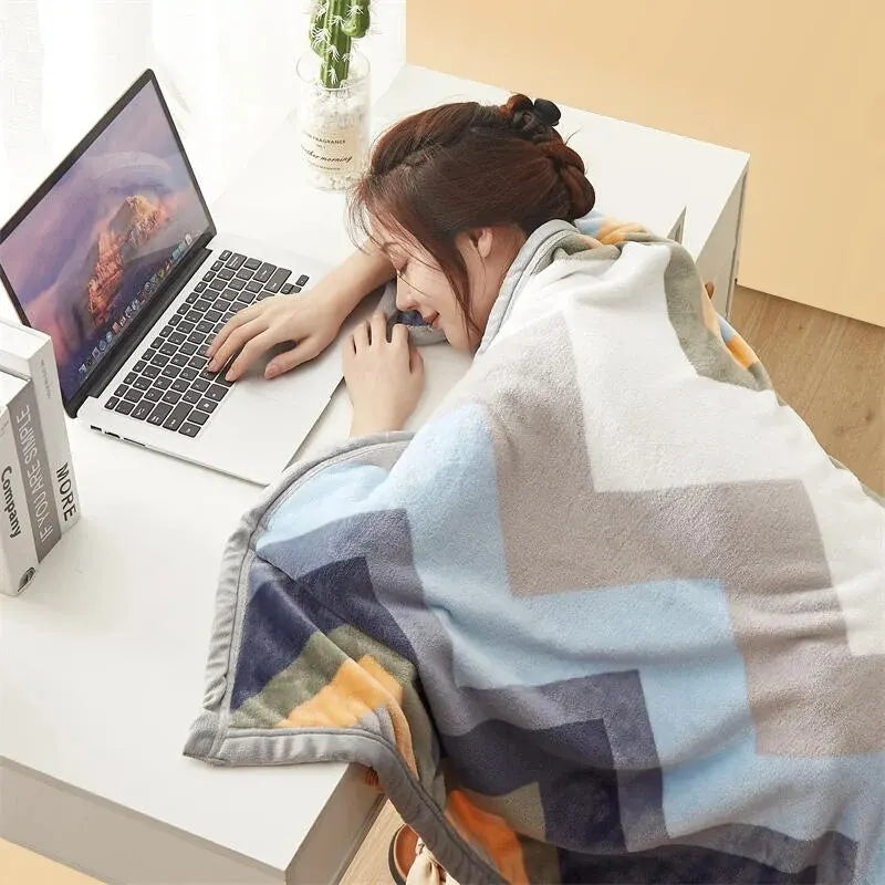 Solid-Color Fleece Throw, Woolly Soft and Warm Winter Blanket, Sofa Bed Blanket, Comfort Cozy Snuggle Throw for the Sofa | Sansoti