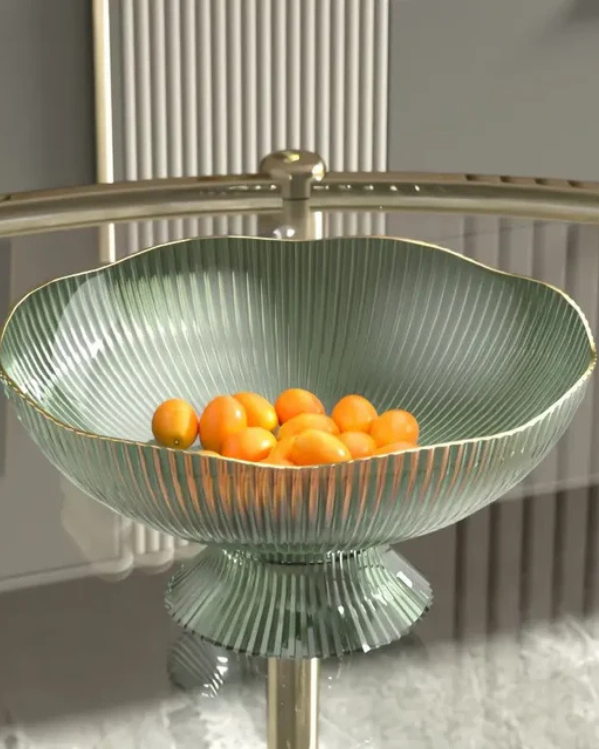 Fruitschaal op Voet met Goudrand Geribbeld Keramiek Transparant Groen Grijs voor Tafelcenterpiece Interieur | Sansoti