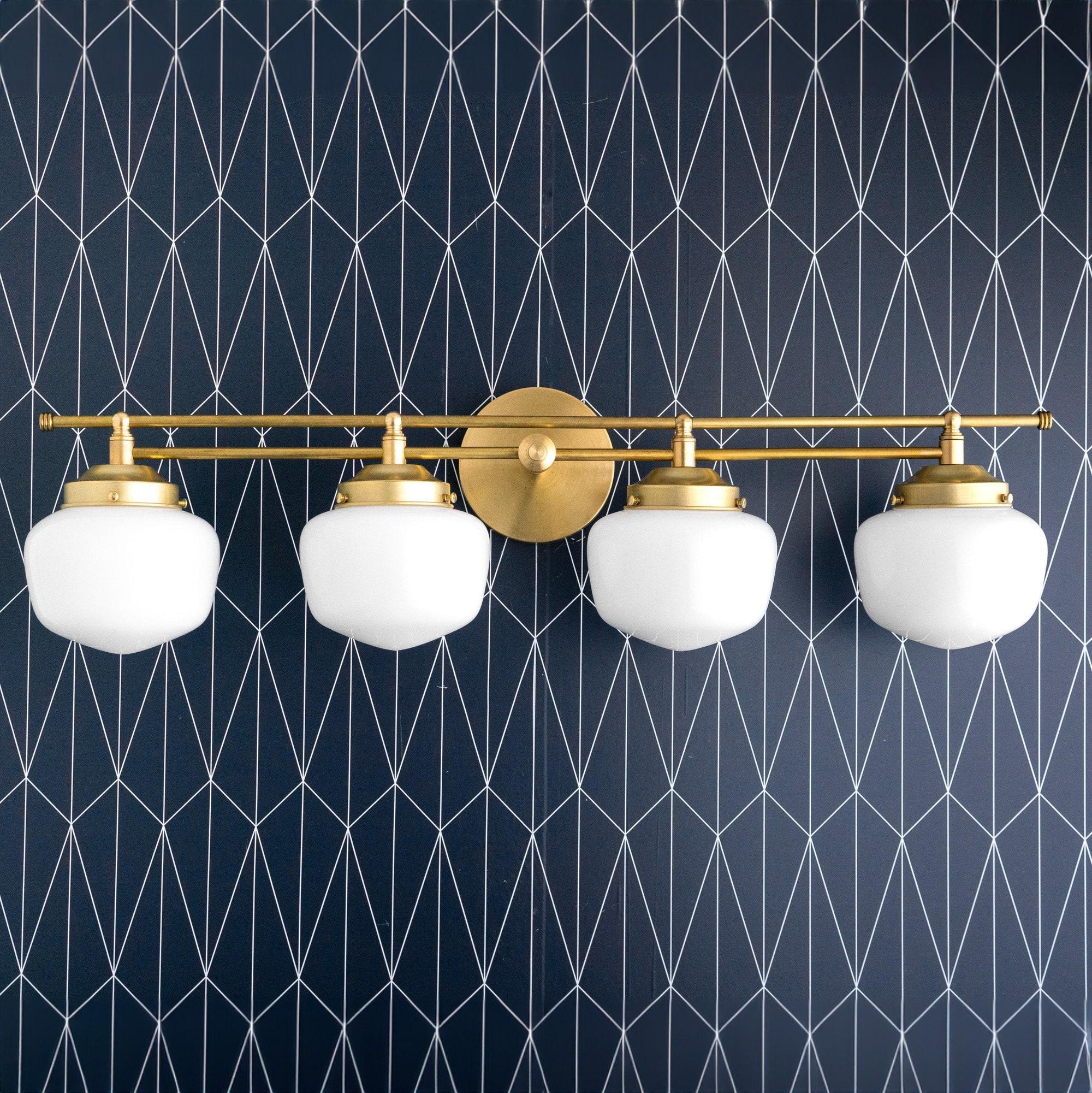 Globe Wandlamp Klassieke Badkamer Schoolhouse Verlichting Mat Opaal Glas voor Spiegel en Wastafel | Sansoti