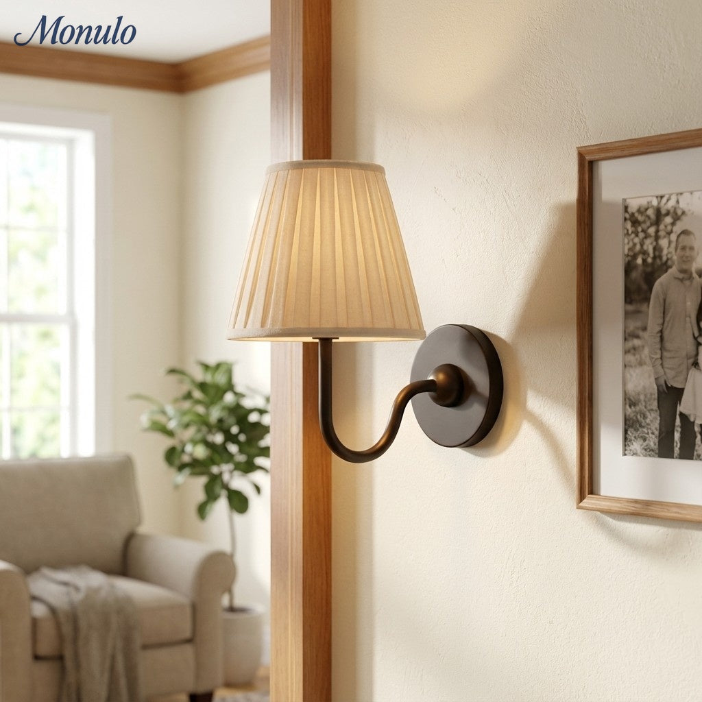 Wandlamp met Geplisseerde Stoffen Kap – Klassieke Verlichting voor Slaapkamer en Woonkamer | Sansoti