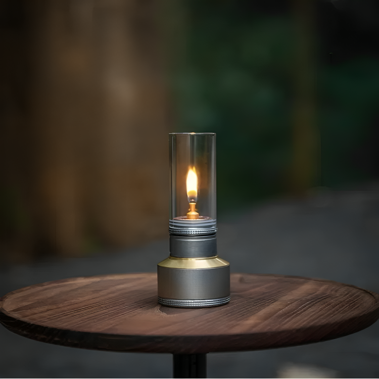 Vintage Campinglamp op Butaan met Verstelbare Vlam – Compact Buitenlicht voor Wandelaars en Avonturiers | Sansoti