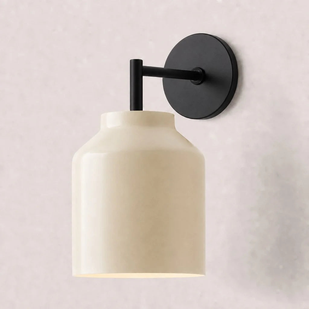 Wandlamp met Melkglazen Kap en Metalen Accenten Minimalistisch Design Sfeerlamp Hal Gang Slaapkamer | Sansoti