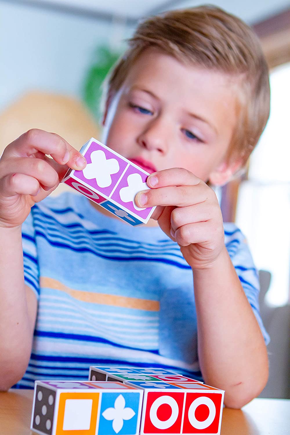 Houten Kleurenpuzzel voor Kinderen – Educatief Hersenspel met 20 Blokken en 60 Kaarten – Ontwikkel Hand-Oog Coördinatie, Logisch Denken en Patroonherkenning | Sansoti