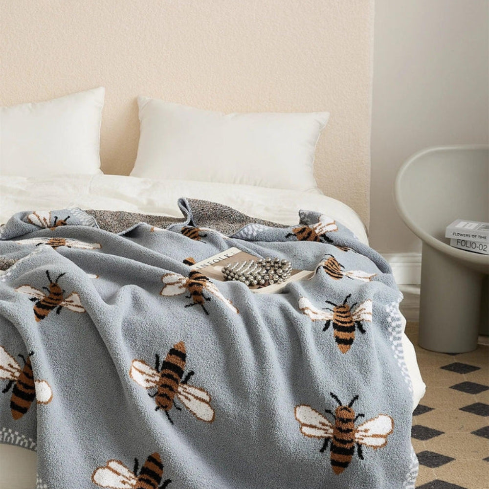 Throw with Bee Pattern 130x160cm Microfiber Blanket Soft Warm Decorative Living Room Bedroom Bed Sofa | Sansoti